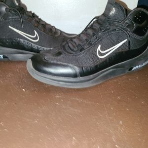 Nike Air Max Axis